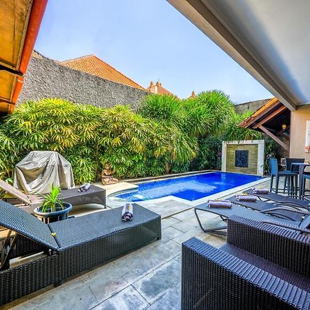 Villa Sanket - Kuta - 6 Bedrooms - 6 Bathrooms - Great Location Exterior foto